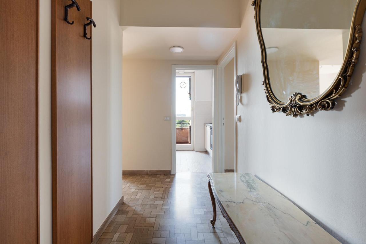 Milano - Roomy Apartment 300 M From M3 Affori Fn! Kültér fotó